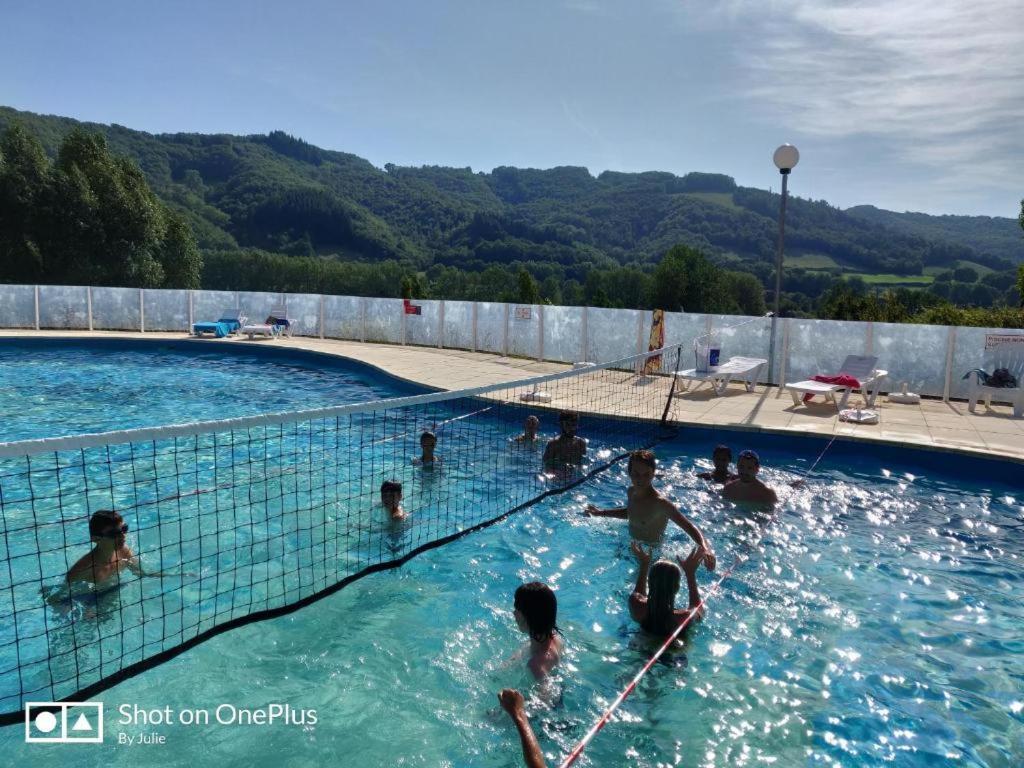 Saint Geniez D'Olt Jolie T2 Amenagee Et Equipee Village Goelia 2 Piscines Chauffees מראה חיצוני תמונה
